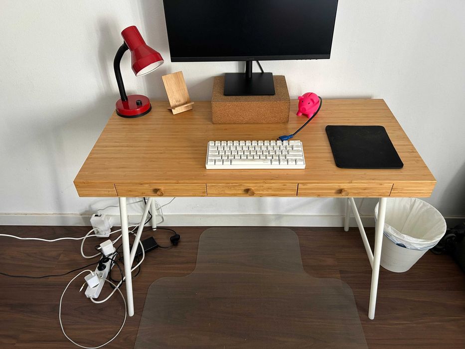 Secretária IKEA LILLÅSEN em Bambu – 3 Gavetas, Pernas Brancas