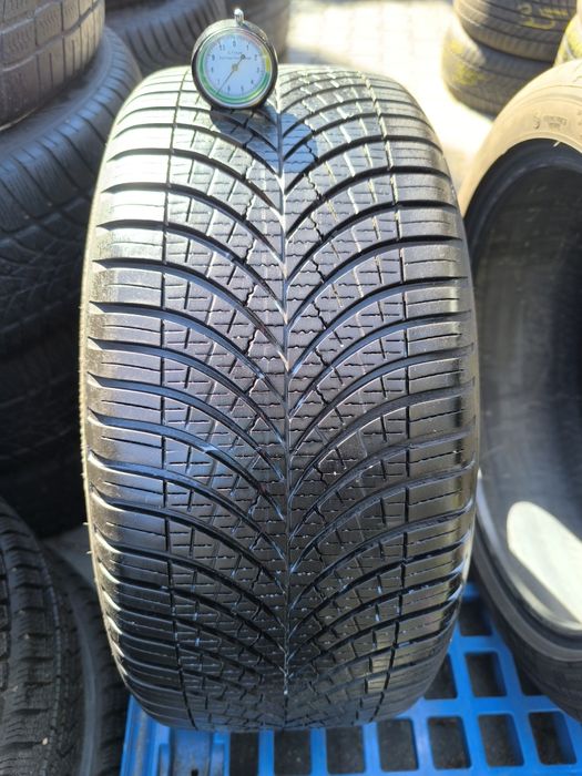 Opona Goodyear Vector 4 season 225/40/18 pojedynka