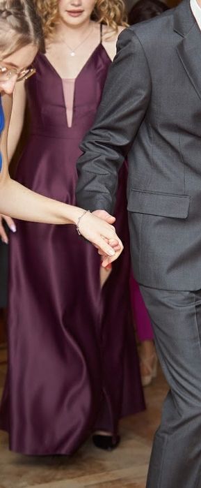 Długa sukienka na studniówkę wesele