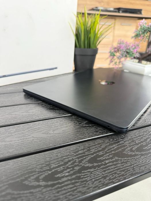 MacBook Air 15 M3 8/256gb Neverlock 2024