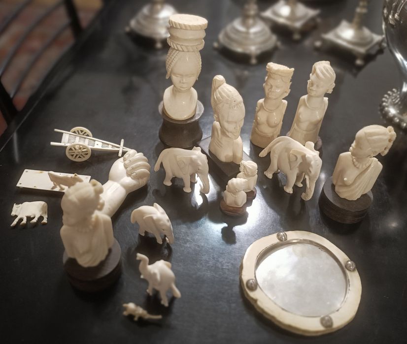 Aneleira Luíz Ferreira, Paliteiros, caixas, salvas em prata