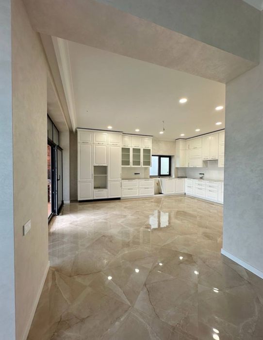 Продаж БУДИНКУ на 10 сот, центральні комунікації, газ, котеджне містеч