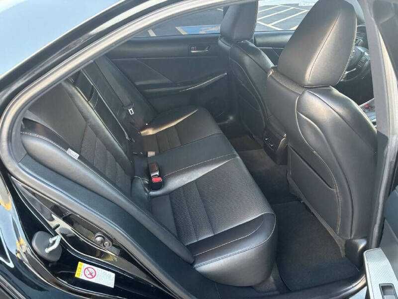 2017 Lexus IS 200t