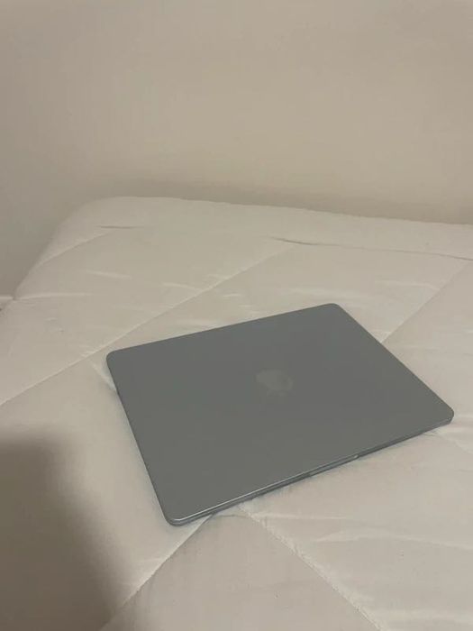 MacBook Air 13" | 2025 | M4 | 16GB | 256GB SSD