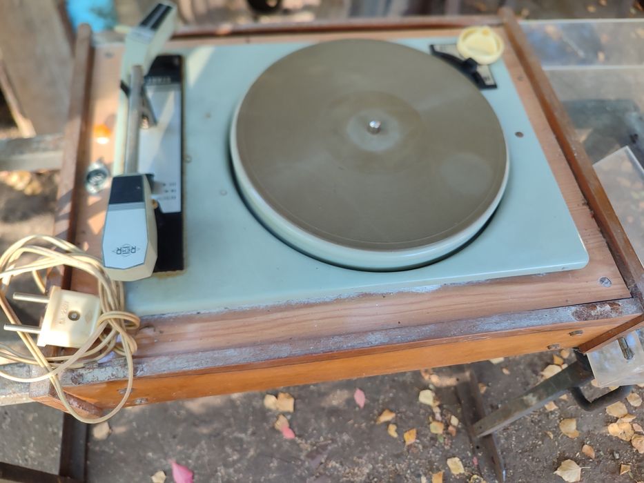 Продам радіоапаратуру стан не відомий.