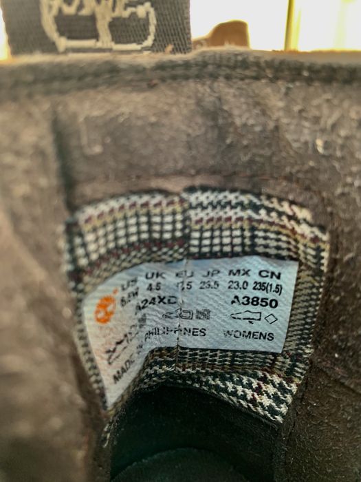 Коричневі замшеві черевики timberland челсі.