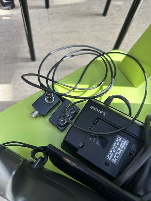 Câmara de filmar Sony CCD F375E