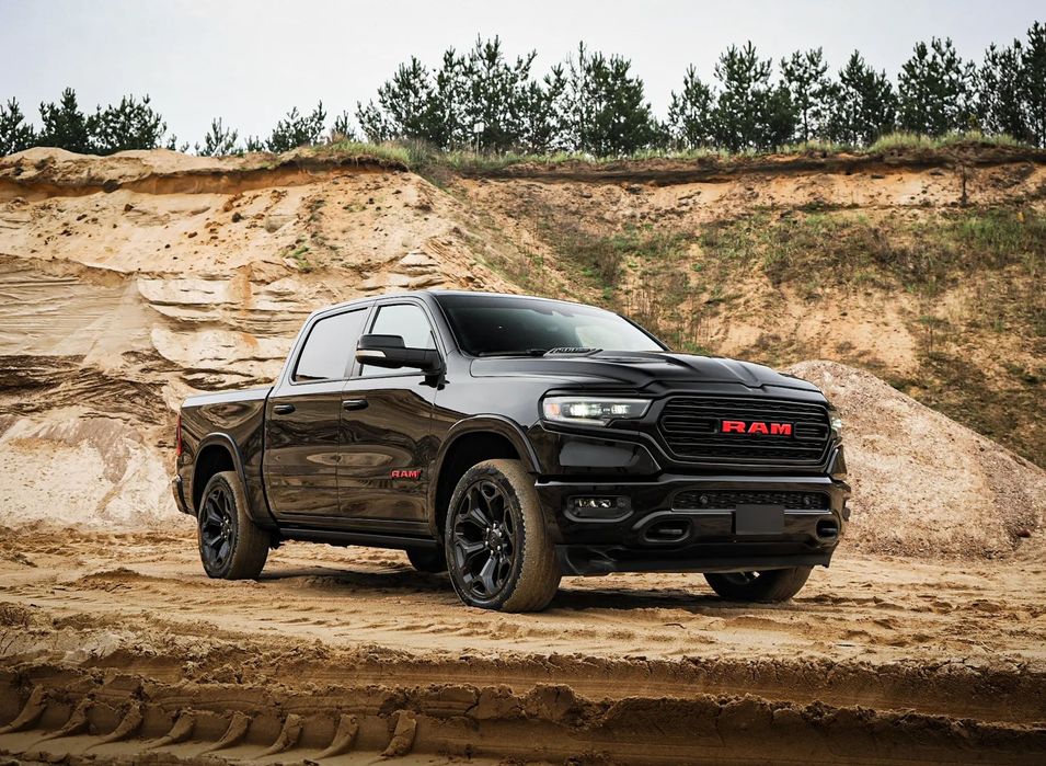 RAM 1500 RAM 1500 5.7 Crew Cab Shortbed Limited Black