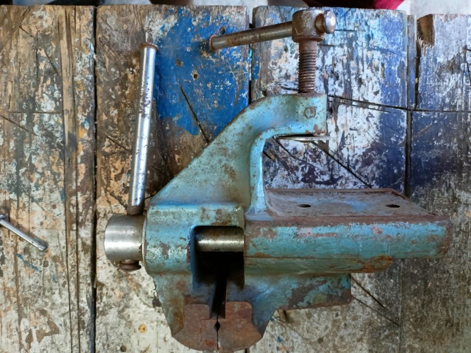 Тиски слесарные СССР