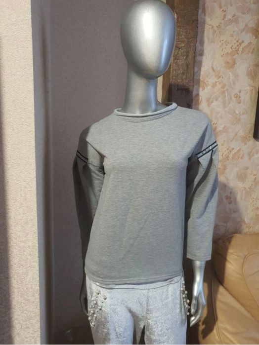 Кофта жіноча , розмір 44.