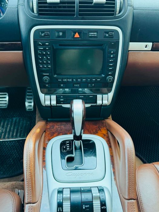 Porsche Cayenne 93т.км. Без подкрасов. Идеальный.