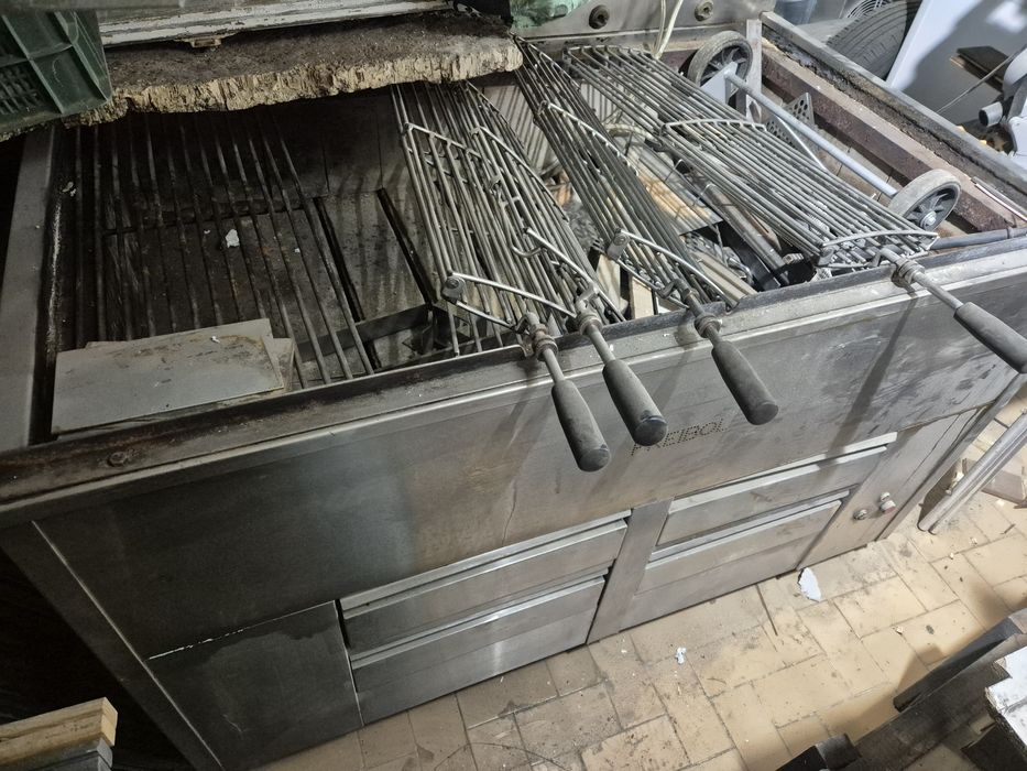 Churrasqueira rotativa 16 frangos