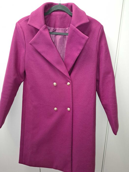Płaszcz damski rozmiar 36 w pięknym kolorze