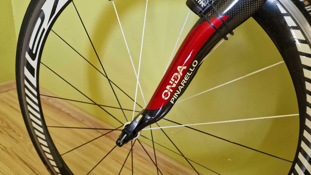 Rower szosowy premium–Pinarello AluCarbon, Campagnolo, Roval – okazja!