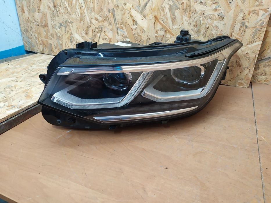 Ліва Фара Volkswagen Tiguan II IQ.Light LED Рестайлінг (Європа) Вольцваген Тігуан  2021-2024