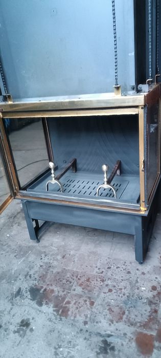 Камінні топки з Європи ..Чавунна топка вставка.каминная топка Les radi