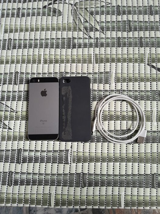 Продам iphone se 2016