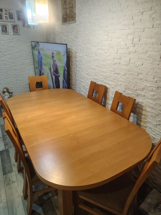 Stół do jadalni z krzesłami