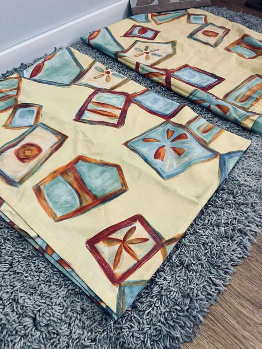 Piękne dwie poszewki na poduszki pościel zolta