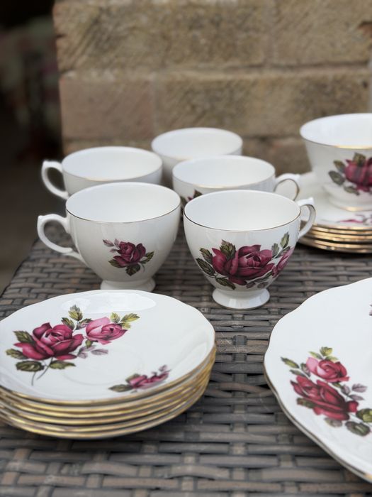 Вінтажний чайний сервіз Queen Anne Bone China England 20 предметів оригінал