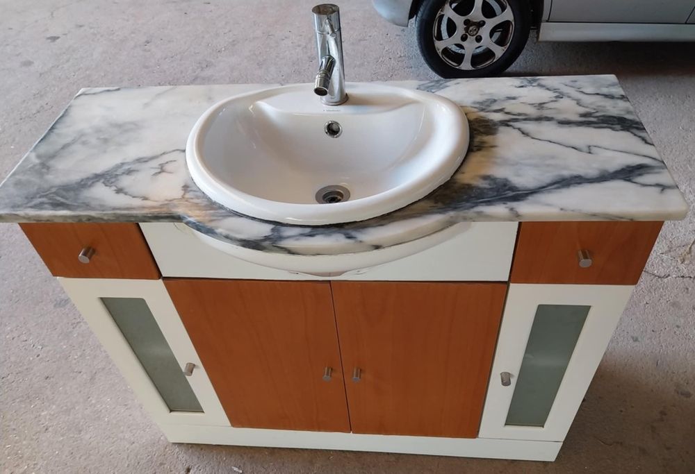 Armário casa de banho