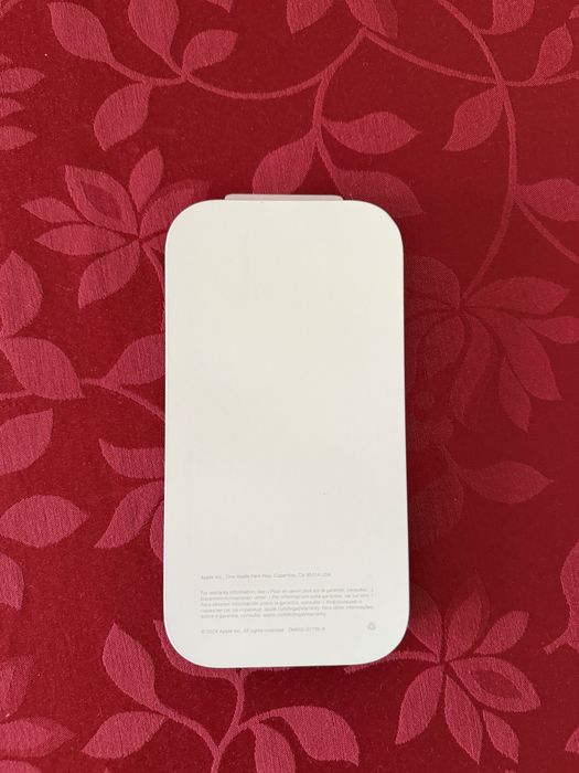 Capa em silicone com MagSafe para iphone 16 pro - Ameixa