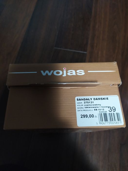 Sandały z kamieniami Swarovskiego
