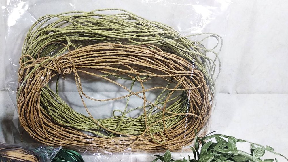 Декор для рукоделия, рафия, шнур, лента с листиками.