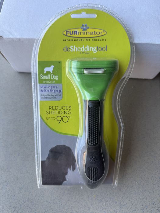 Furminator dla małego psa z długą sierścią