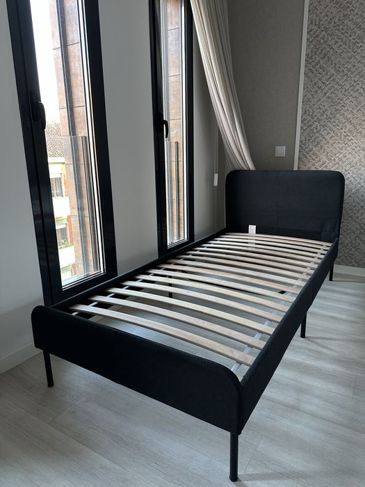 Estrutura de cama c/arrumação e colchão