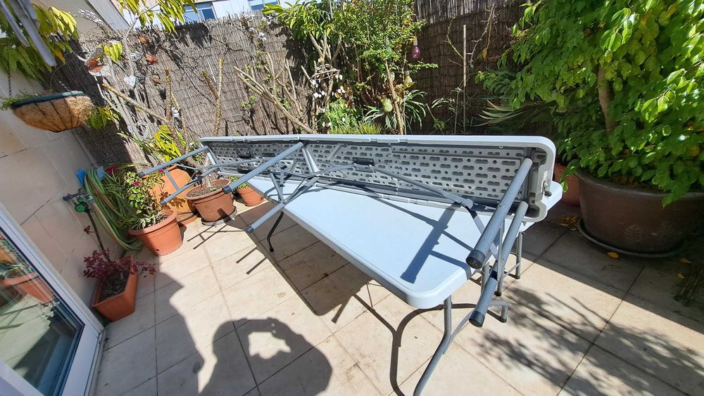 Mesa e 2 bancos dobráveis