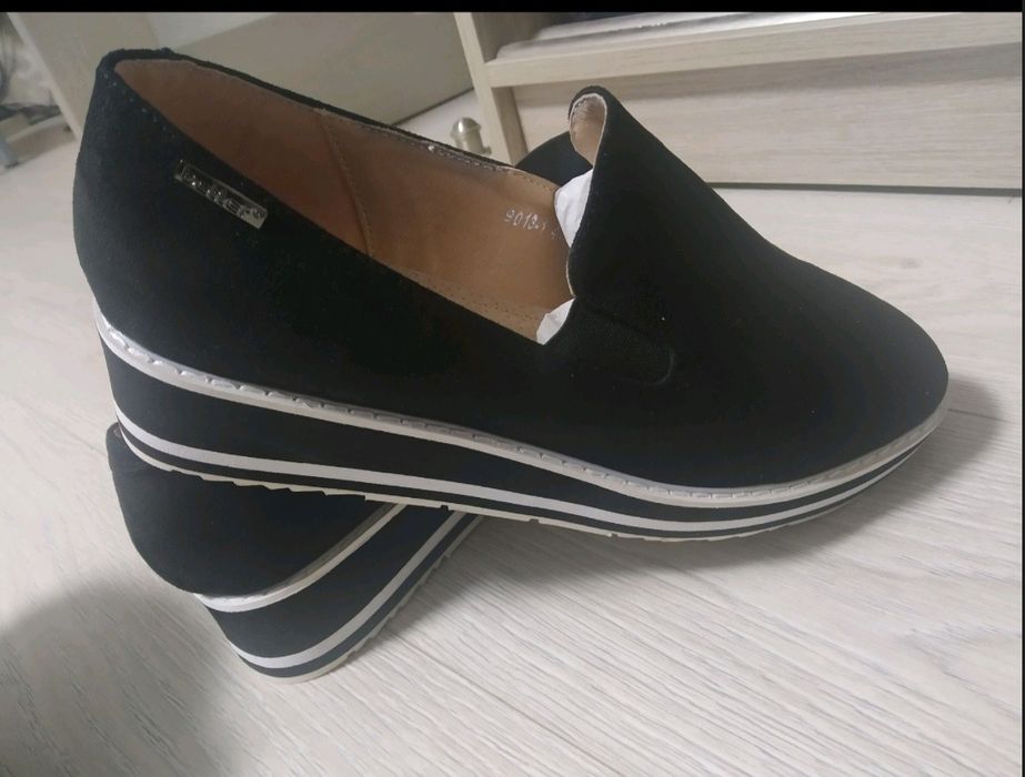 Для тренування/прогулок жіноче взуття 42р.