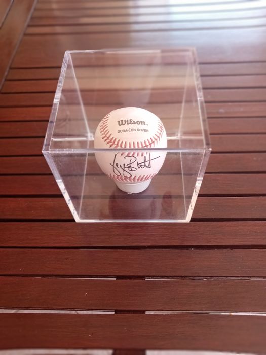 Bola basebol oficial, marca Wilson, com assinatura, nova a estrear.