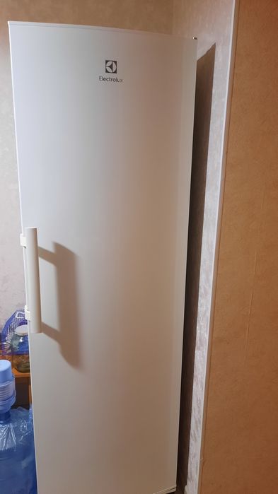 Морозильный холодильник