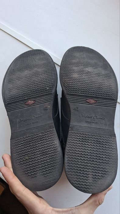 Чорні кожзам туфлі 42 розмір, в гарному стані