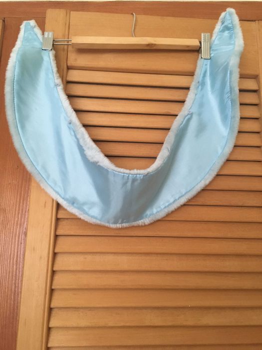 Golas de pelo sintético, da Zara em preto e azul claro