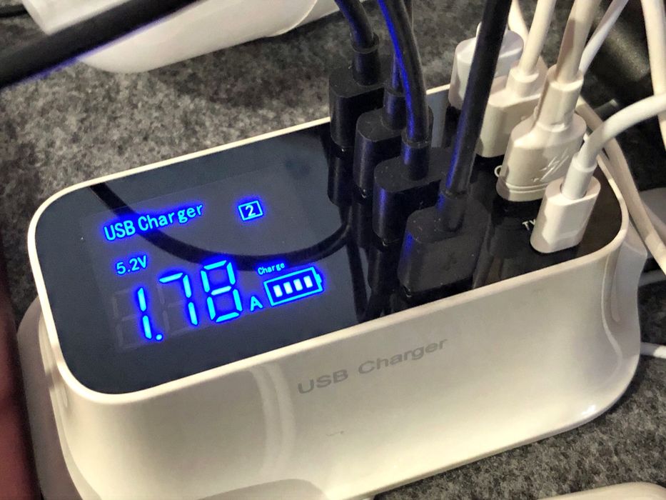 Зарядка на 8 портів 68W USB Type C QC Lightning Адаптер живлення блок