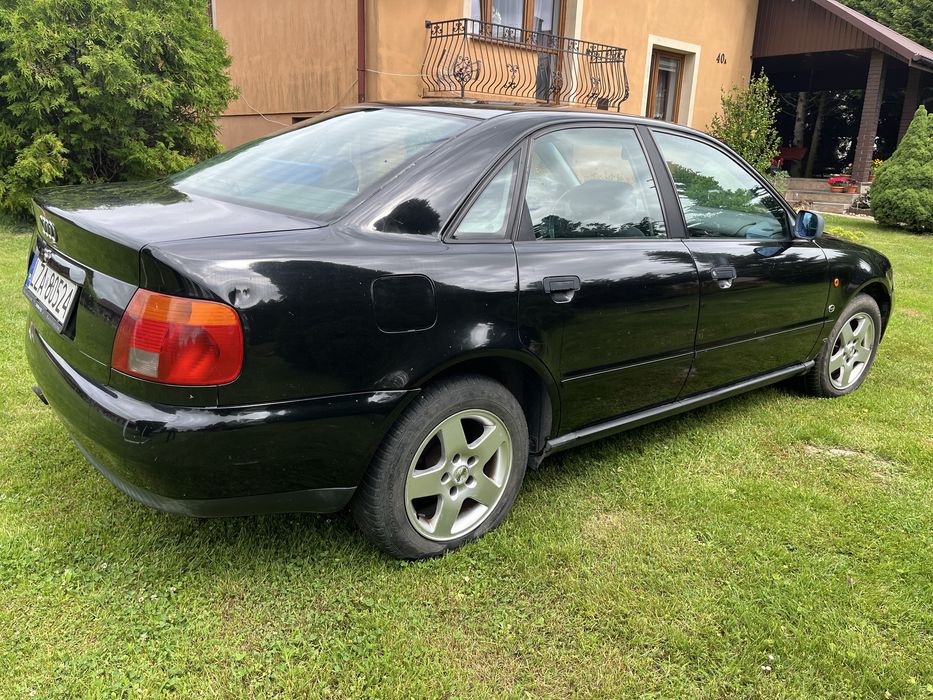 Rzadkość Audi A4 B5 1994, benzyna