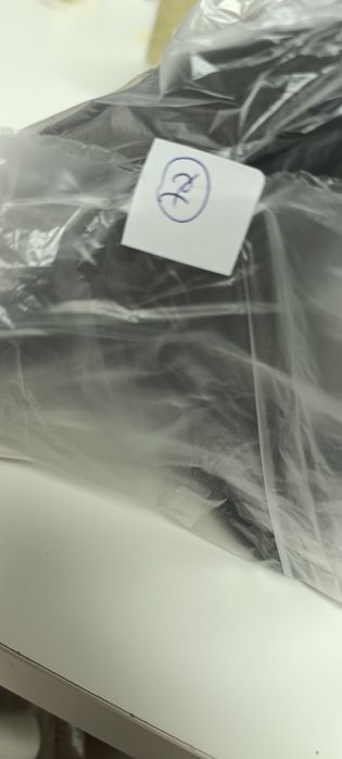 Sapatos de criança em pele, com marcas de uso. Tamanho 19/20.