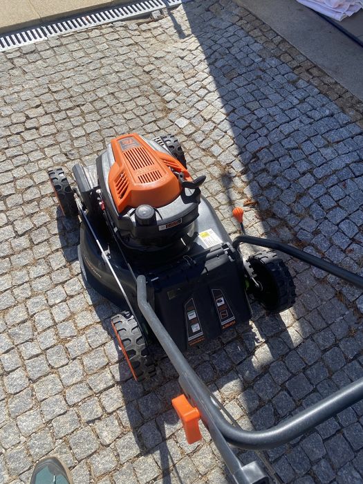 Corta-relvas Fuxtec 146 cc como Novo