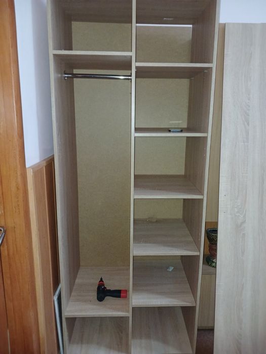 Шафа з полицями