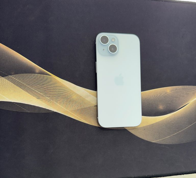 IPhone 15 128GB.