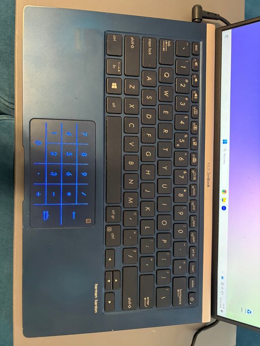 Laptop Asus Zenbook UX433FN, i5, 8 GB RAM, karta graficzna 2 GM