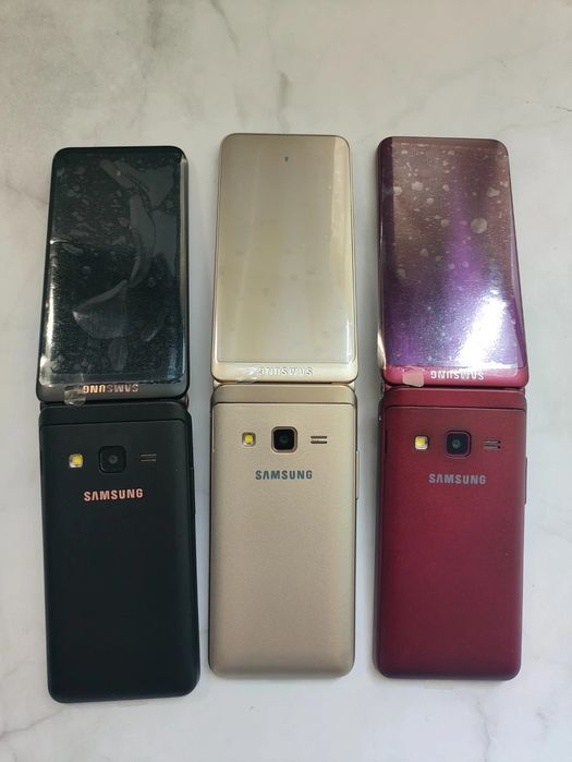 Смартфон Samsung Galaxy Folder 2 SM-G1650