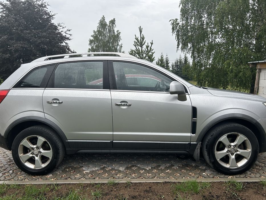 Samochód SUV Opel Antara