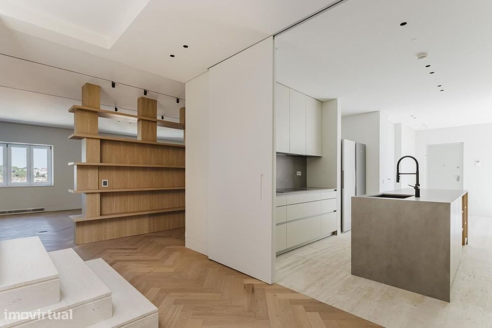 Penthouse T5 com vista, Campo Mártires da Pátria, Lisboa
