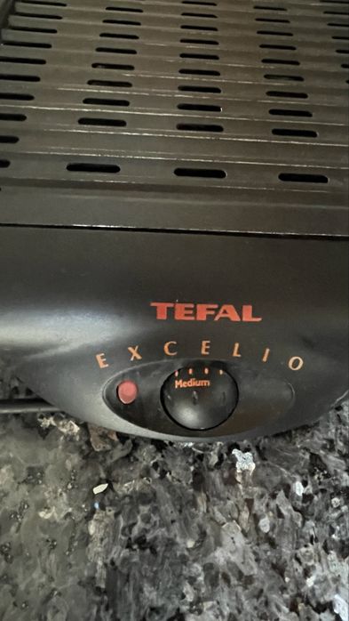 Grelhador elétrico Tefal Excelio com regulação de temperatura