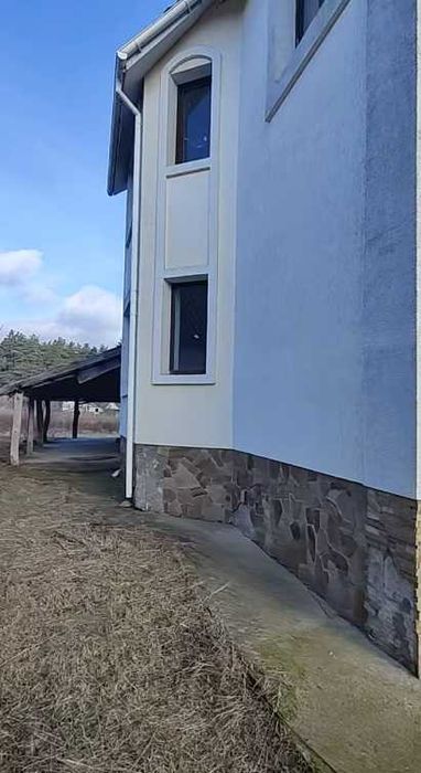 Продаж триповерхового будинку в с. Благодатне