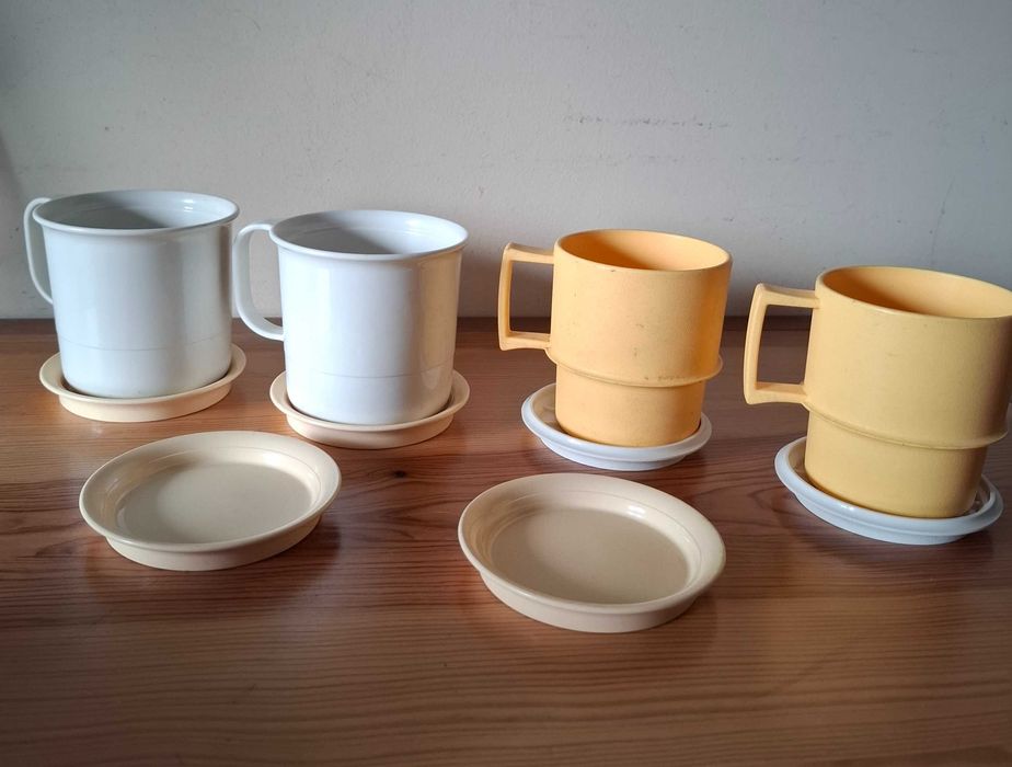 Tupperware - Canecas com Tampas e Duas Tampas de Canecas430225194473891845