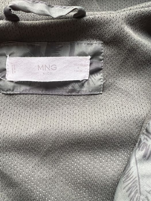 Kurtka przeciwdeszczowa marki Mango na 9 lat